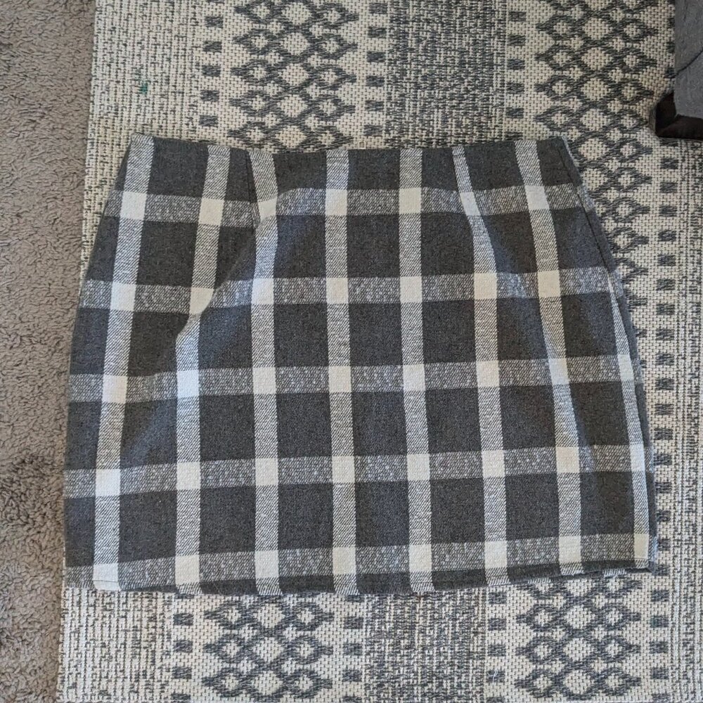 Plaid Short Skirt Size Large NWT